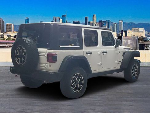 Used 2024 Jeep Wrangler Unlimited Rubicon AWD/4WD image 4