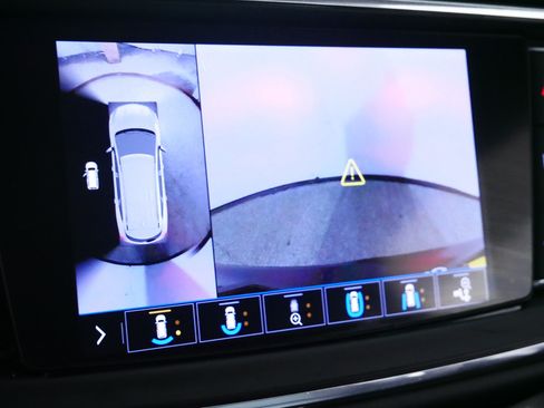 Used 2021 Buick Enclave Avenir w/ Avenir Technology Package AWD/4WD image 32