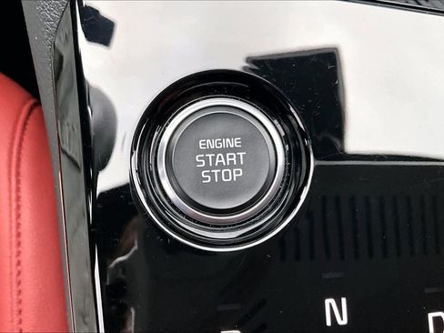 Certified 2025 Kia Sportage SX Prestige AWD/4WD image 34