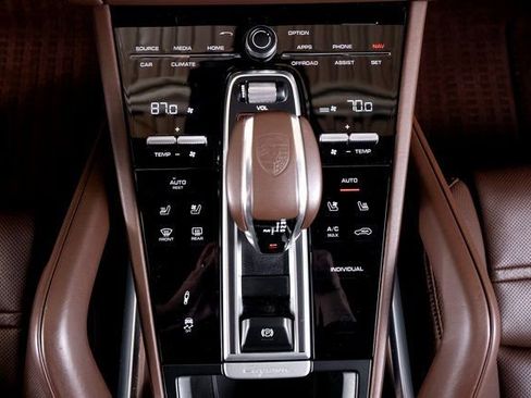 Used 2022 Porsche Cayenne Turbo S image 52