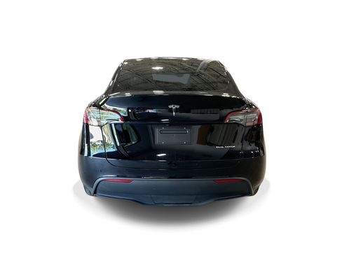 Certified 2023 Tesla Model Y AWD image 5
