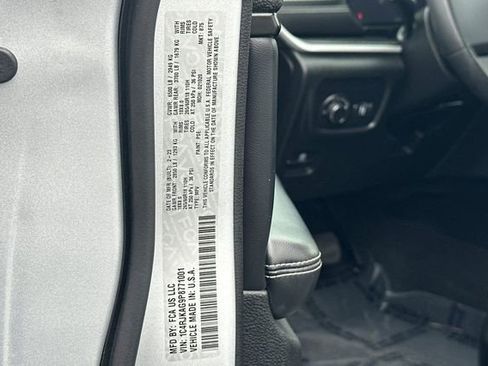 Used 2023 Jeep Grand Cherokee L Laredo image 36