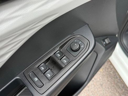 Used 2024 Volkswagen Taos S FWD image 21