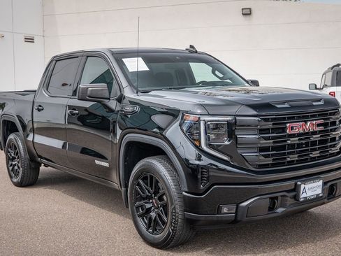 Used 2023 GMC Sierra 1500 Elevation image 3