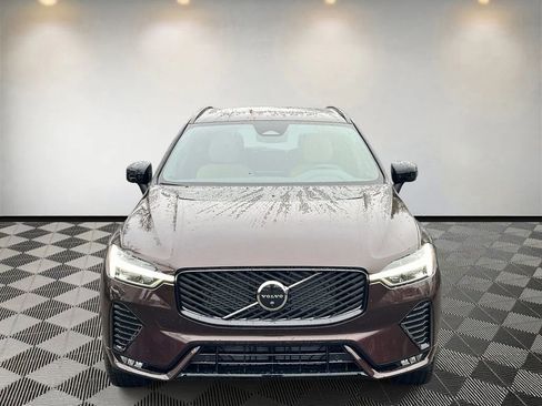 New 2026 Volvo XC60 B5 Plus w/ Climate Package image 8