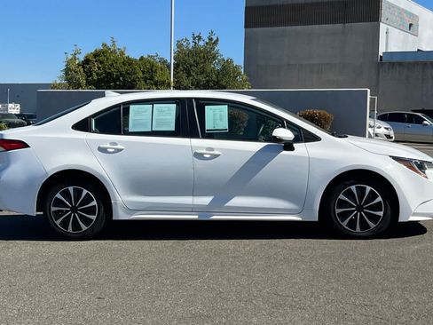 Used 2023 Toyota Corolla LE FWD image 6