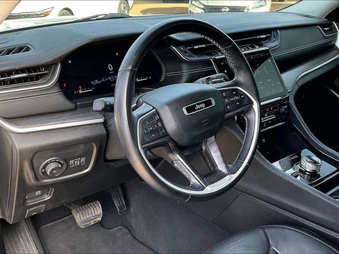 Used 2022 Jeep Grand Cherokee L Limited w/ Luxury Tech Group II image 16