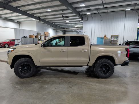 Used 2023 Chevrolet Colorado Z71 w/ Z71 Convenience Package 2 AWD/4WD image 5