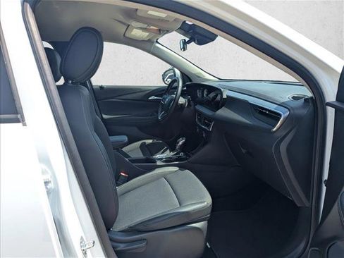 Used 2025 Buick Encore GX Preferred image 19