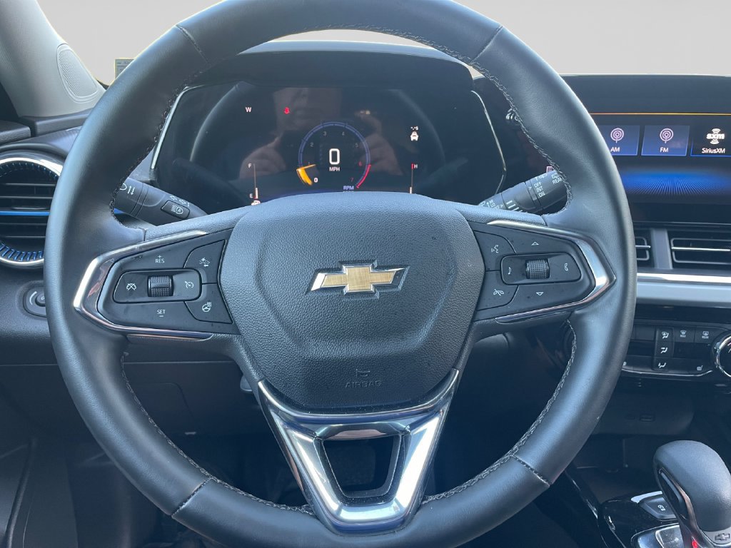 Used 2025 Chevrolet Trax LT w/ Driver Confidence Package FWD image 24