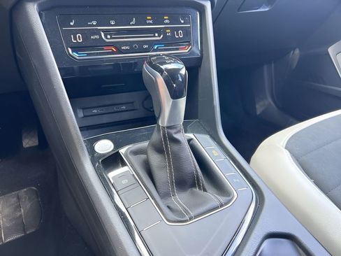 Used 2025 Volkswagen Taos SE image 20