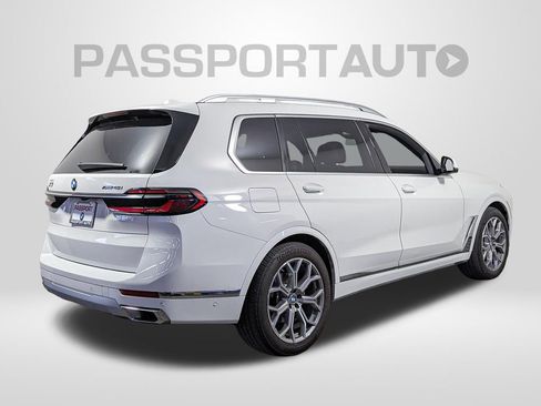 Used 2025 BMW X7 xDrive40i w/ Parking Assistance Package AWD/4WD image 7