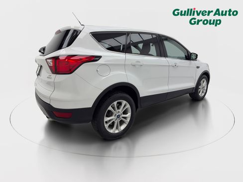 Used 2019 Ford Escape SE image 9