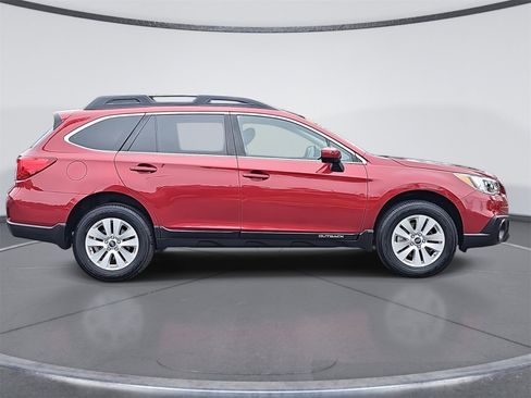 Used 2017 Subaru Outback 2.5i Premium image 2