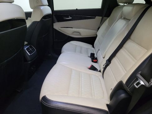 Used 2017 Kia Sorento SX image 18