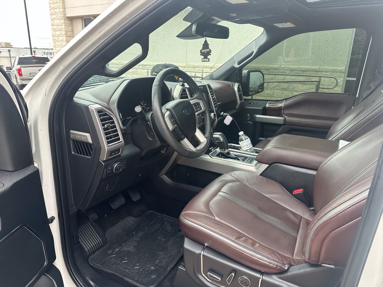 Used 2015 Ford F150 Platinum w/ Equipment Group 701A Luxury AWD/4WD image 11