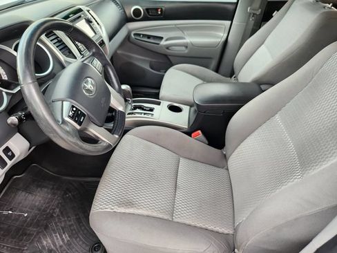 Used 2013 Toyota Tacoma 4x4 Double Cab w/ SR5 Pkg image 11