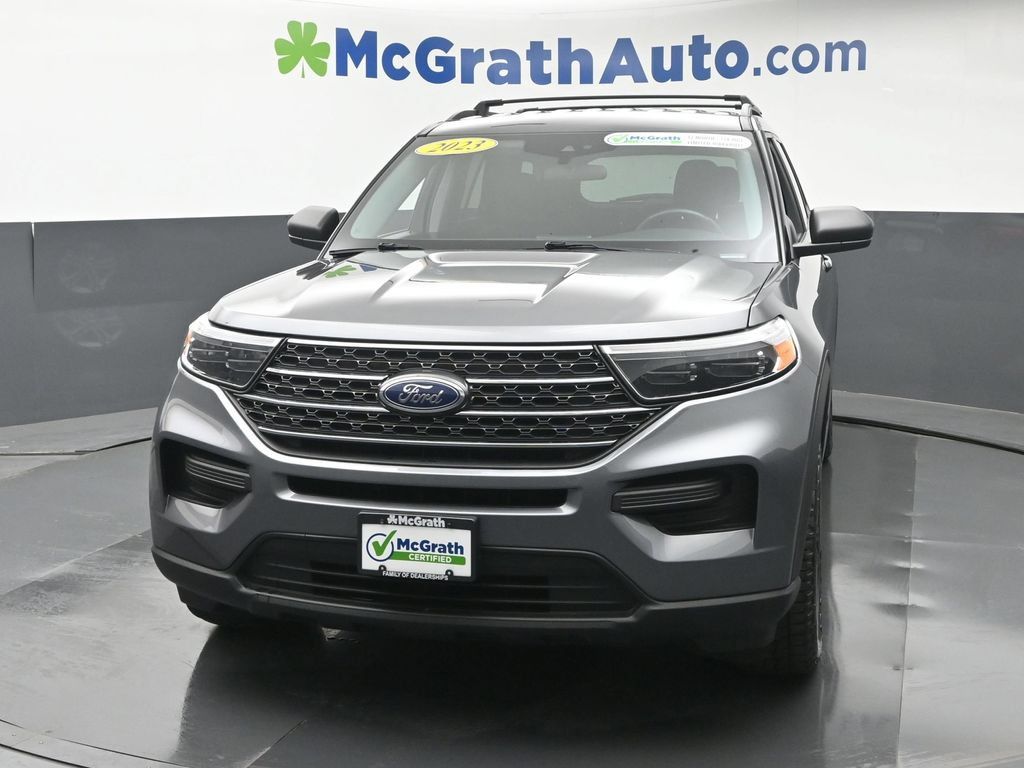 Used 2023 Ford Explorer XLT AWD/4WD image 22