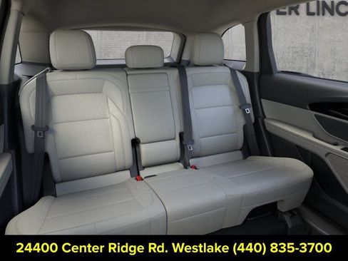New 2026 Lincoln Nautilus Premier AWD/4WD image 11