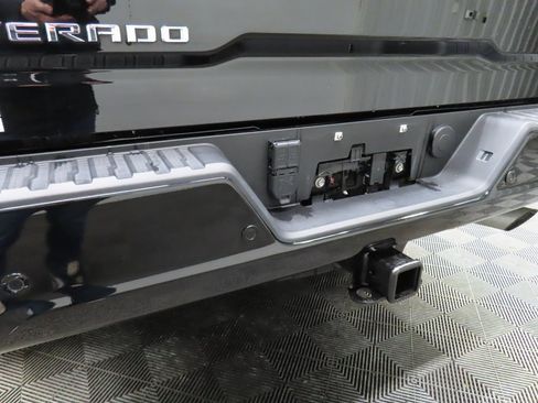 Used 2024 Chevrolet Silverado 2500 ZR2 w/ Technology Package image 50