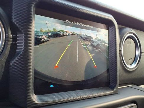 Used 2023 Jeep Wrangler Unlimited Sahara image 13