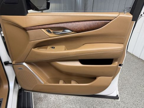 Used 2016 Cadillac Escalade ESV Platinum image 42