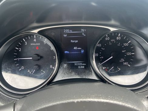 Used 2015 Nissan Rogue SV w/ SV Premium Package FWD image 12