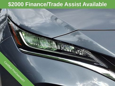 Used 2022 Toyota Venza LE AWD/4WD image 9