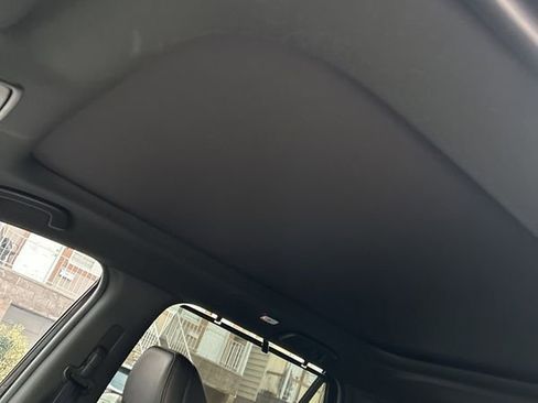 Used 2025 Honda Pilot Black Edition image 40