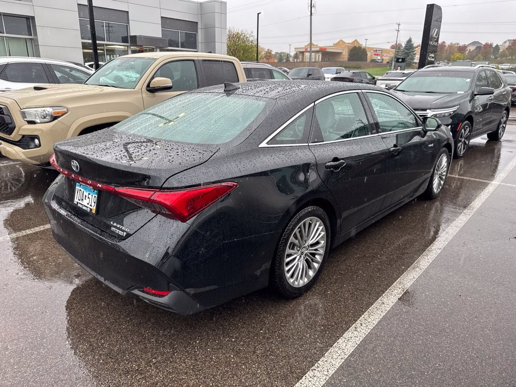 Used 2019 Toyota Avalon Limited w/ Carpet Mat Package FWD image 10