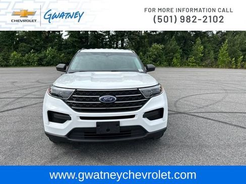 Used 2020 Ford Explorer XLT RWD image 2