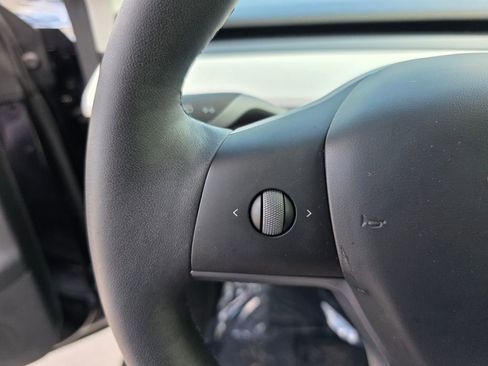 Used 2025 Tesla Model Y Long Range image 20