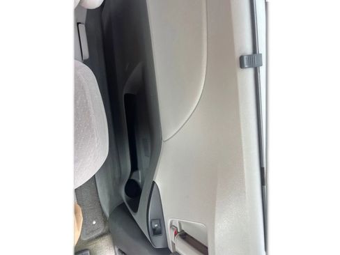 Used 2015 Toyota Sienna LE FWD image 26
