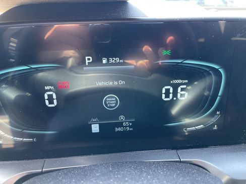 Certified 2025 Kia Telluride S image 6