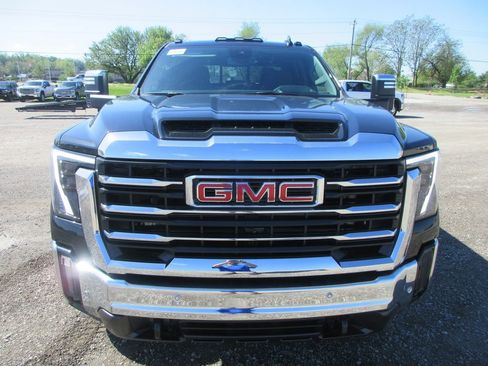 New 2026 GMC Sierra 2500 SLT w/ SLT Premium Package AWD/4WD image 11