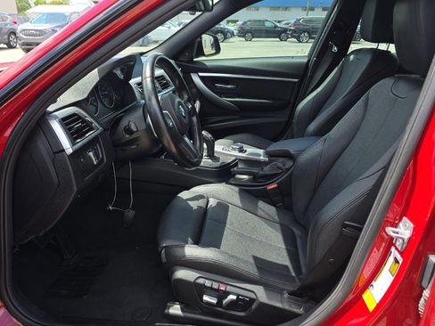 Used 2018 BMW 340i Sedan w/ Premium Package image 3