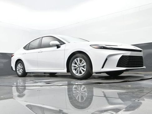 New 2026 Toyota Camry LE FWD image 22