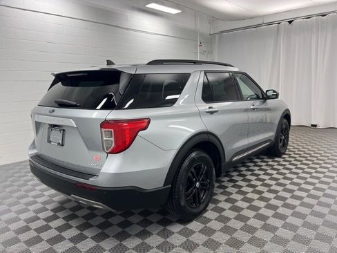 Used 2022 Ford Explorer XLT w/ Equipment Group 202A image 6