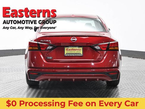 Used 2025 Nissan Altima 2.5 SV FWD image 6