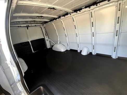 New 2025 GMC Savana 3500 Extended w/ Driver Convenience Package image 10