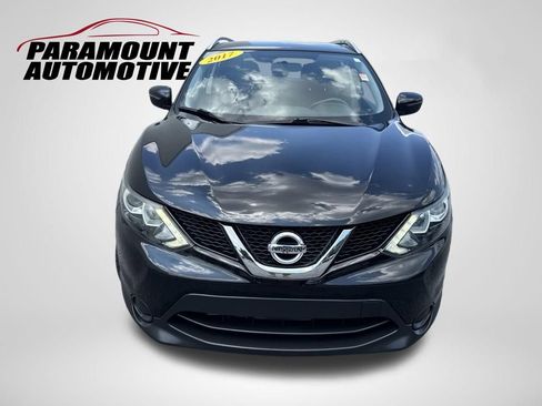 Used 2017 Nissan Rogue Sport SV FWD image 2