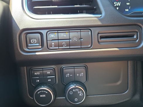 Certified 2023 Chevrolet Suburban Premier AWD/4WD image 22
