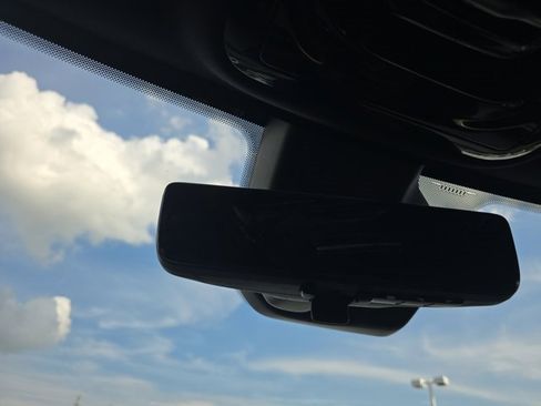 Used 2022 Jeep Grand Cherokee Overland w/ Luxury Tech Group IV image 46