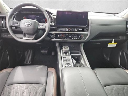 New 2026 Nissan Pathfinder Platinum image 11