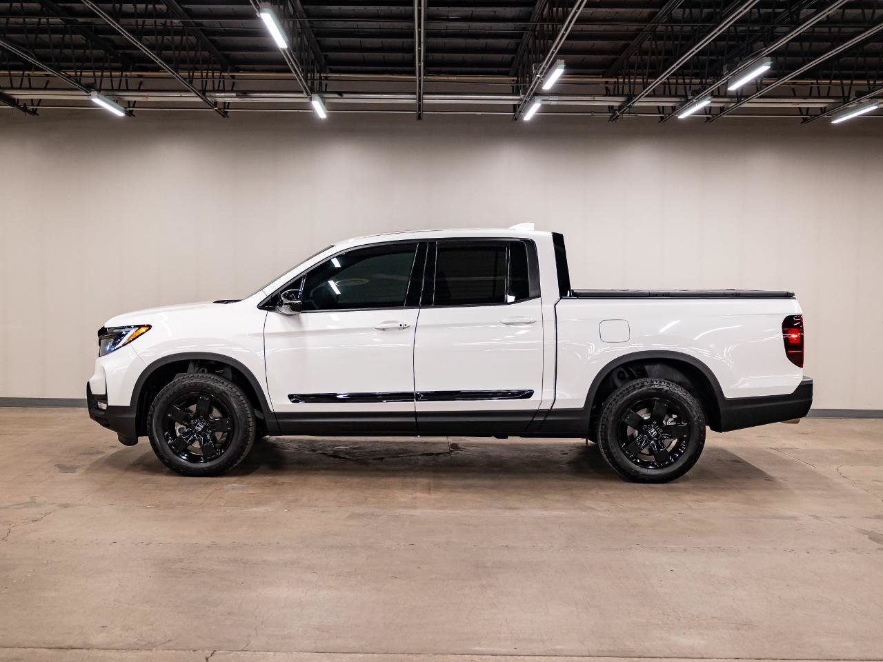 Used 2026 Honda Ridgeline Black Edition image 2