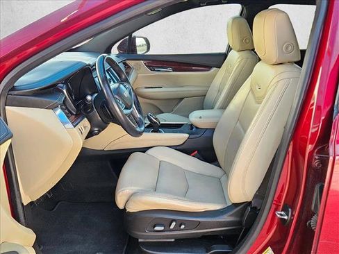 Used 2017 Cadillac XT5 Luxury w/ Driver Awareness Package image 17