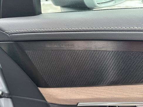 Certified 2025 Volvo XC90 B6 Plus image 39