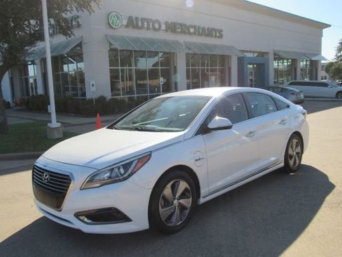 Used 2017 Hyundai Sonata Plug-In Hybrid image 1