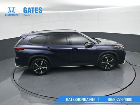 Used 2021 Toyota Highlander XSE FWD image 51