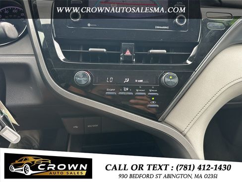 Used 2021 Toyota Camry SE FWD image 11